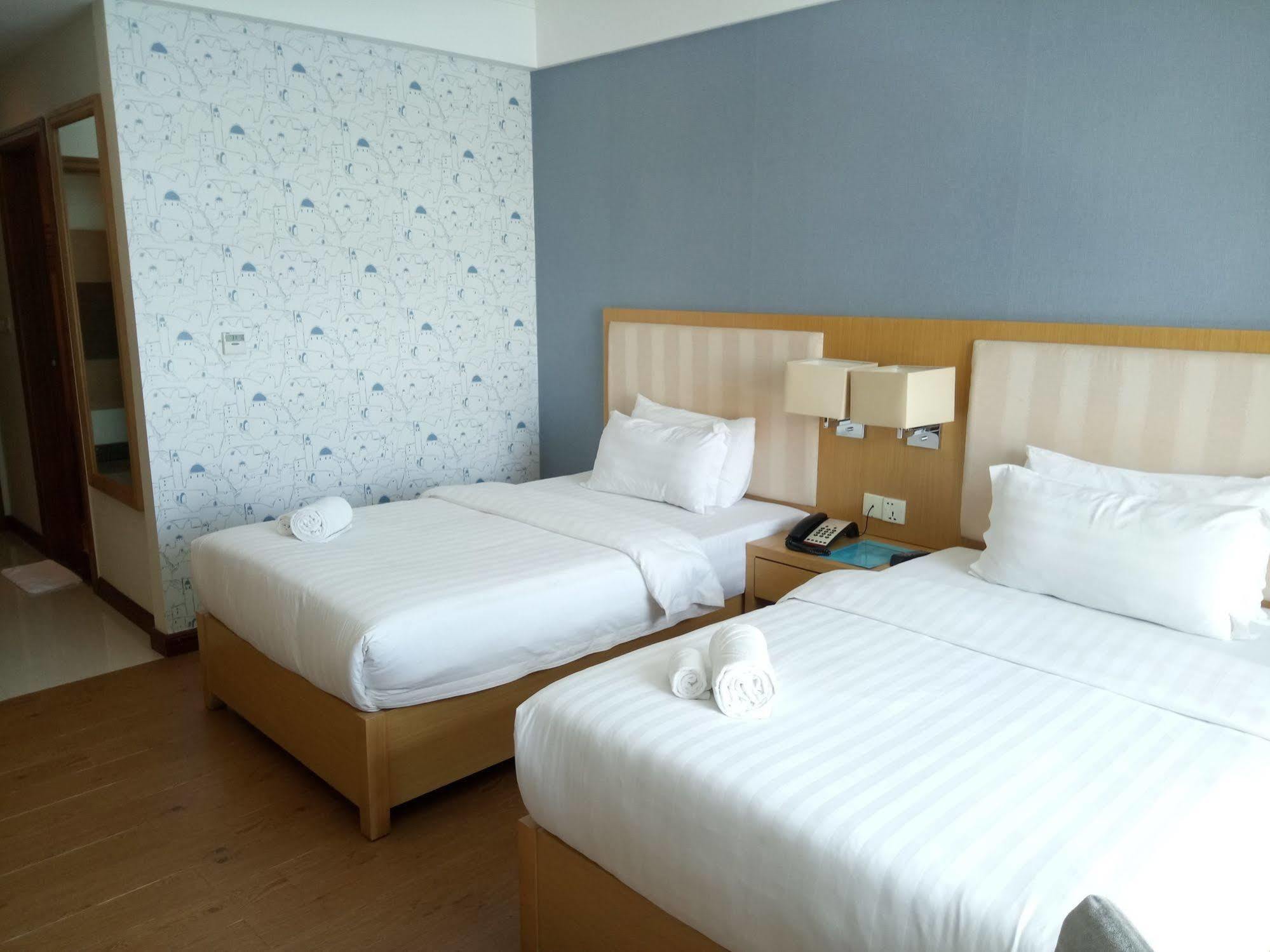 Queen Boutique Hotel Phnom-Penh Buitenkant foto