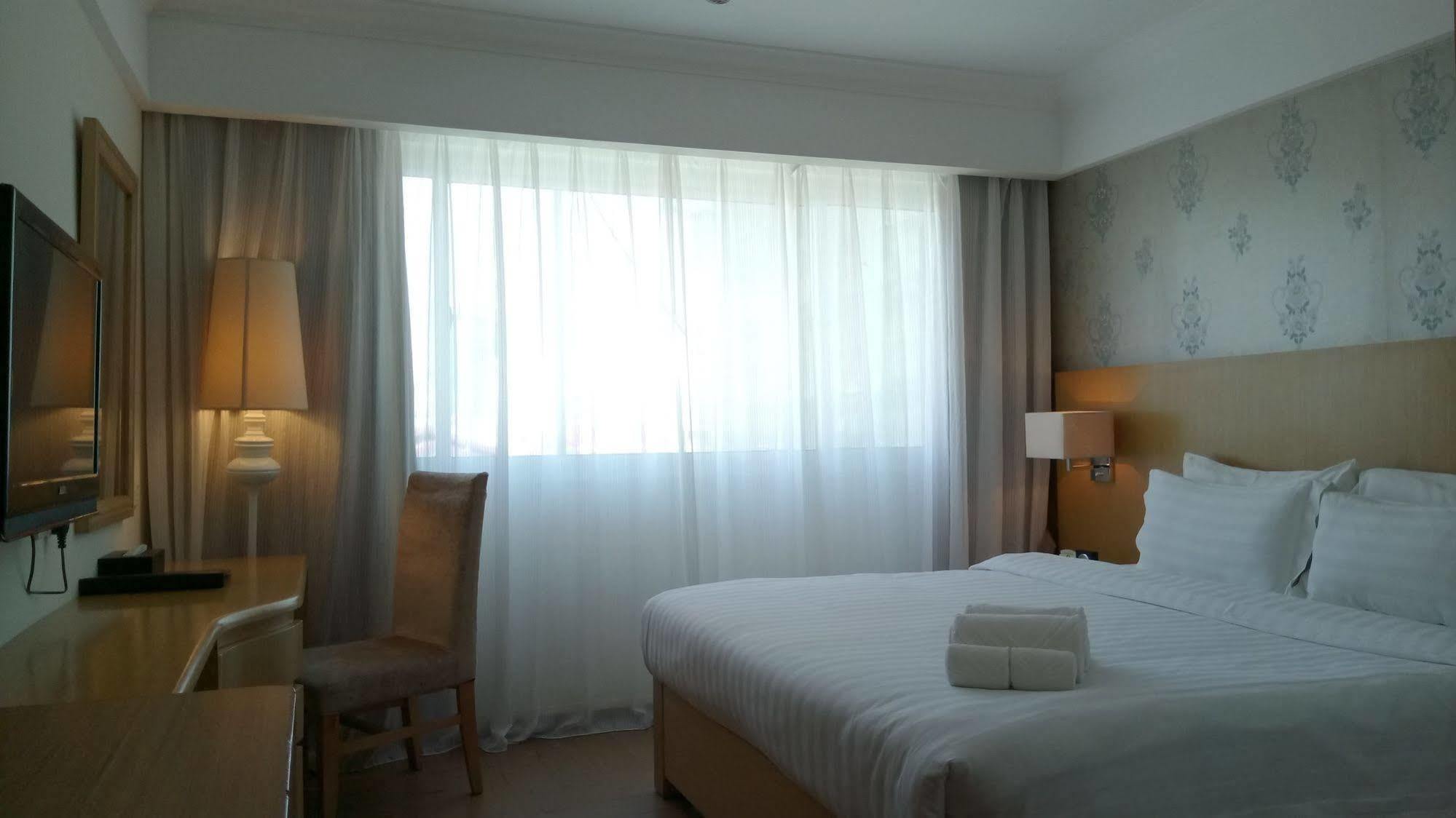 Queen Boutique Hotel Phnom-Penh Buitenkant foto